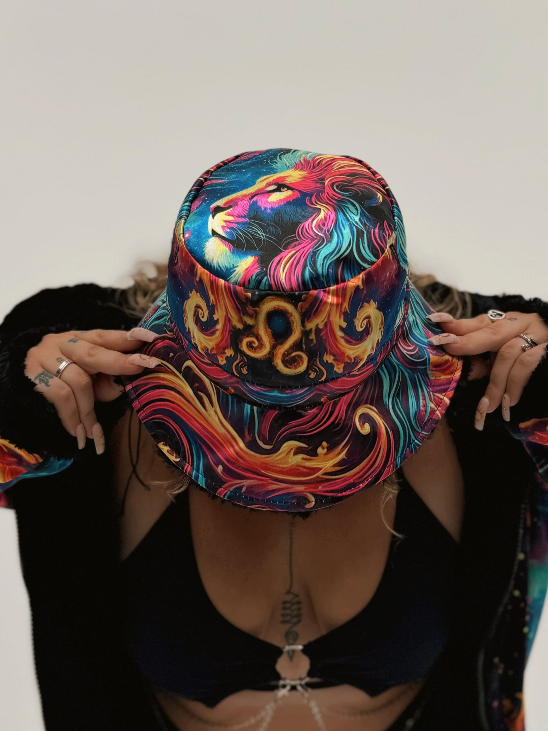 Zodiac Dreams ♌ Leo Bucket Hat