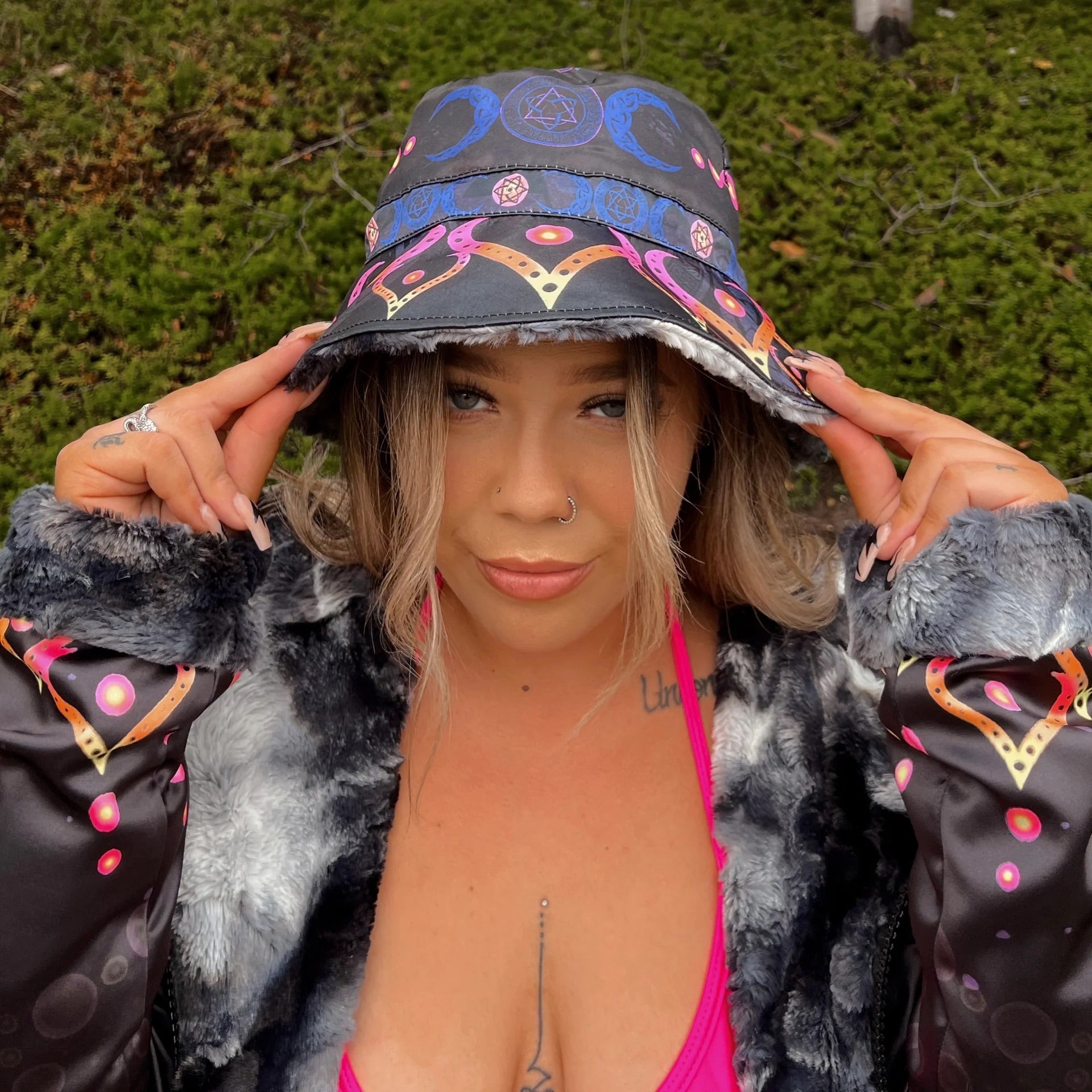 Wolf Reversible Bucket Hat