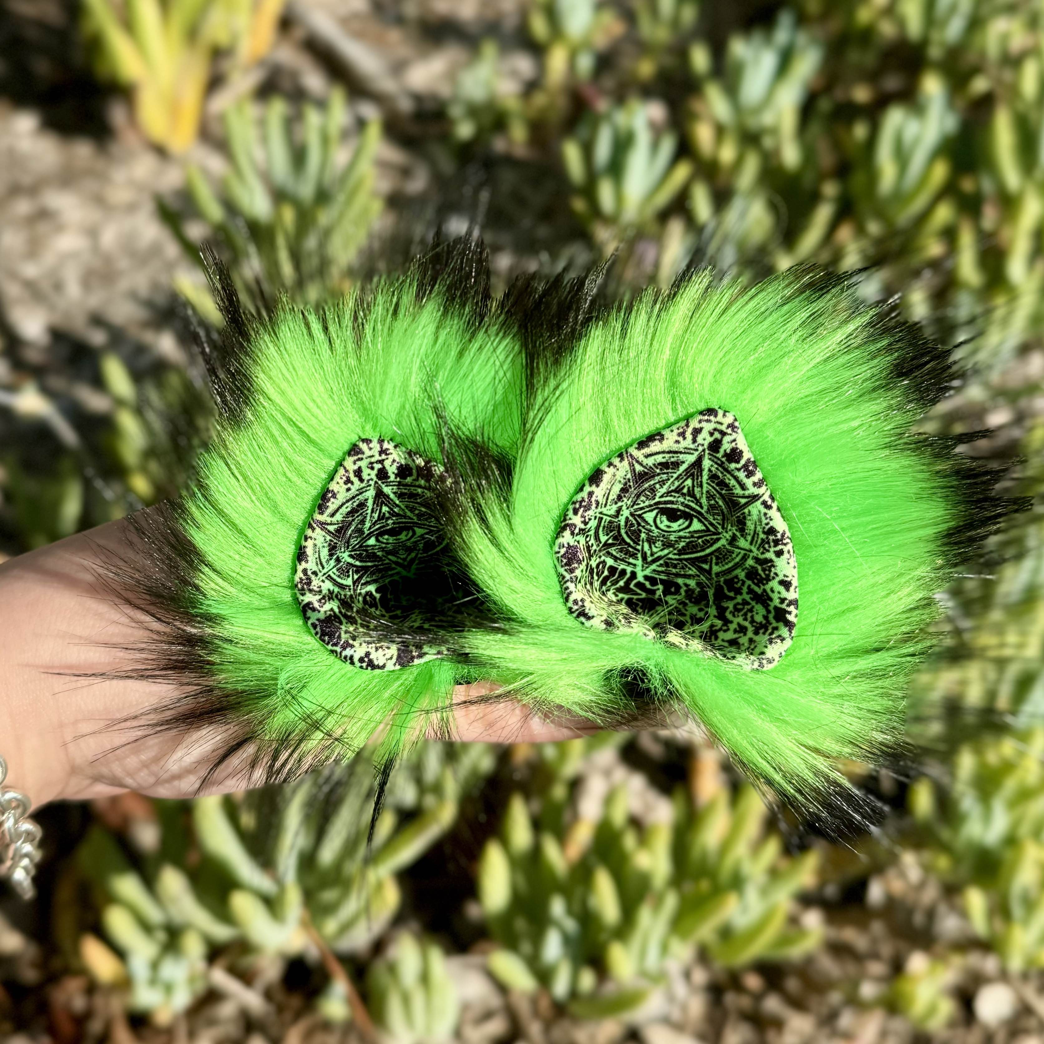 Green Matter 💚🖤 Ears