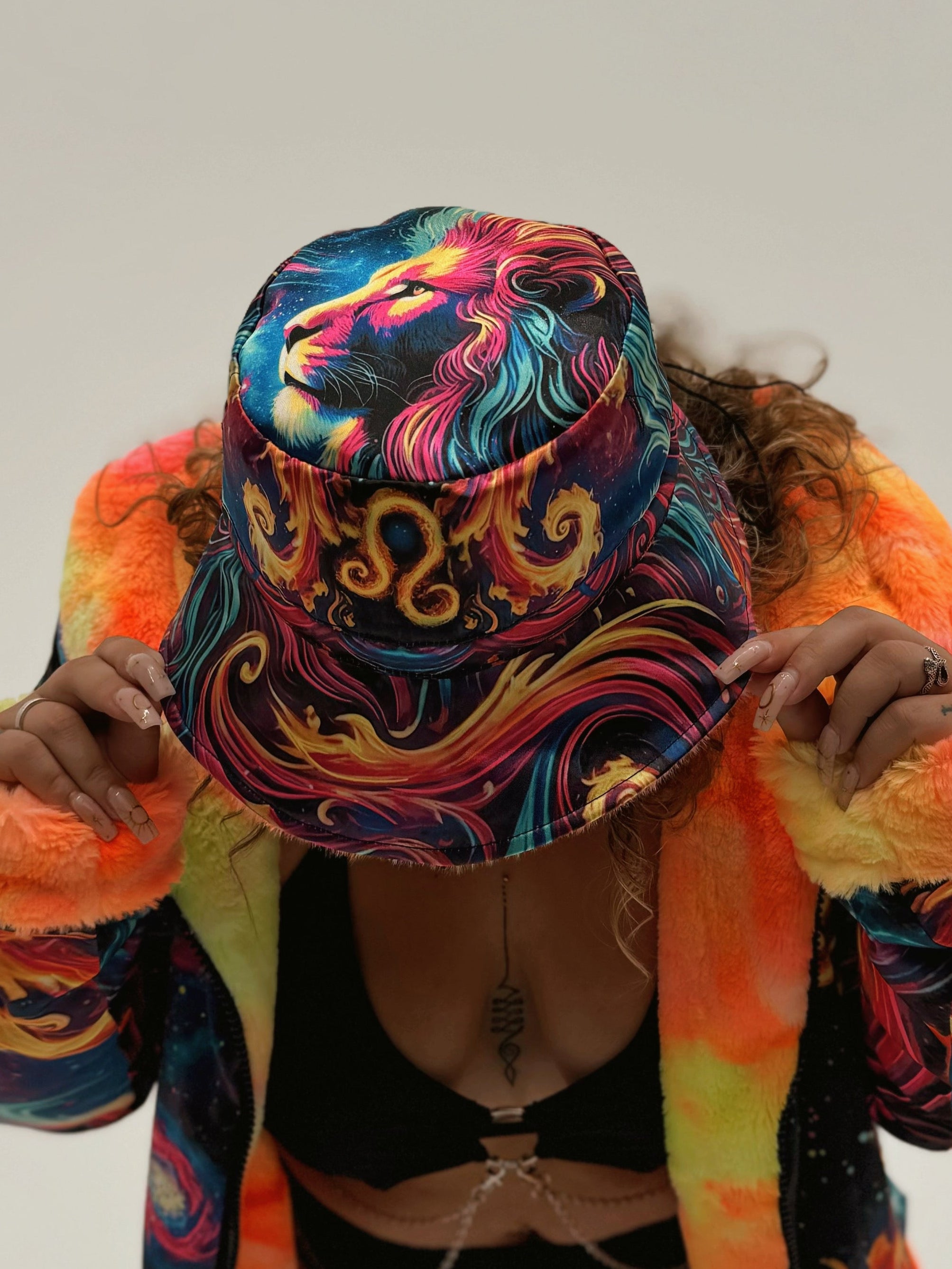 Zodiac Dreams ♌ Leo Bucket Hat