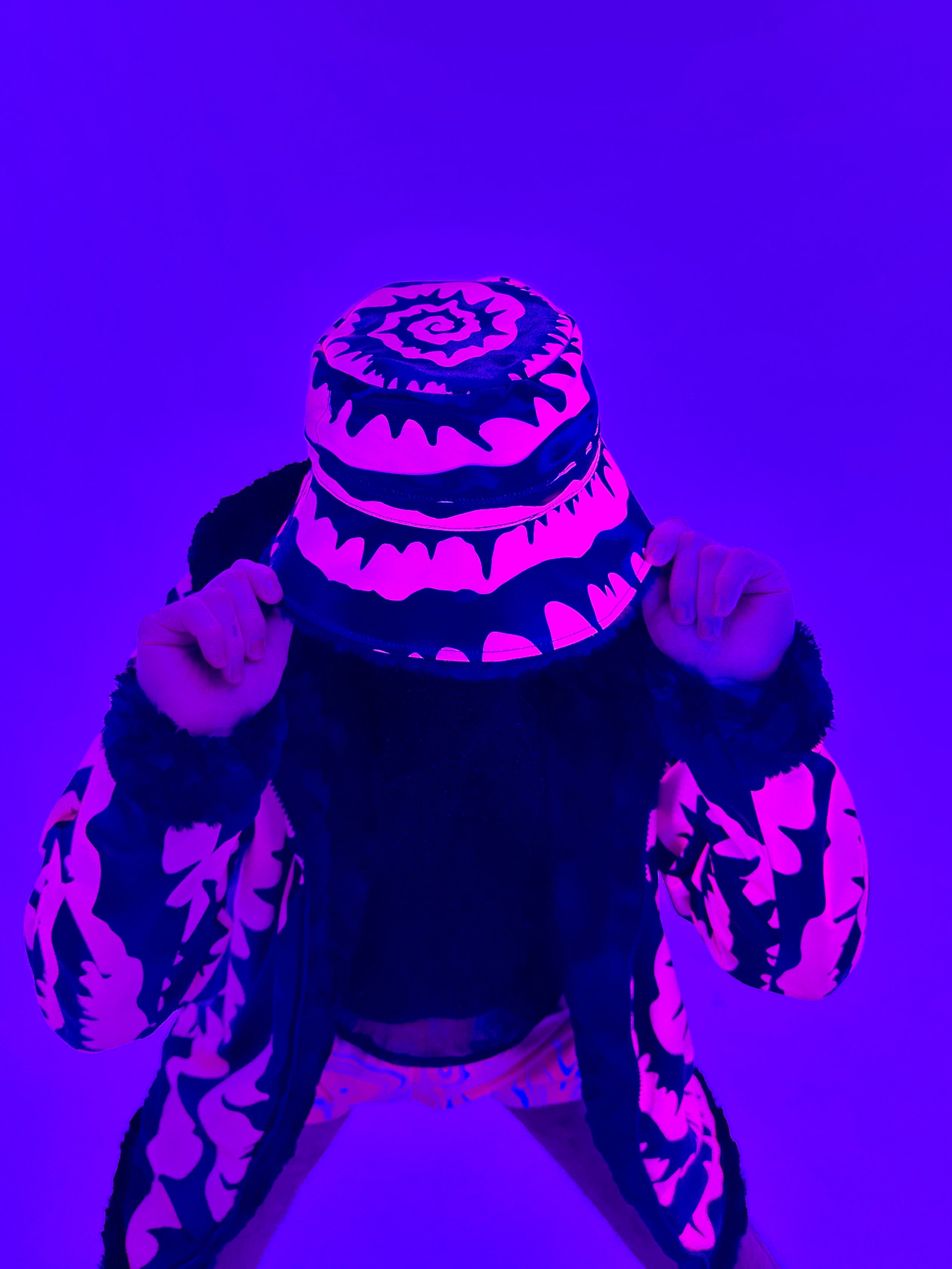 Hypnotic 🌀 Reversible Bucket Hat