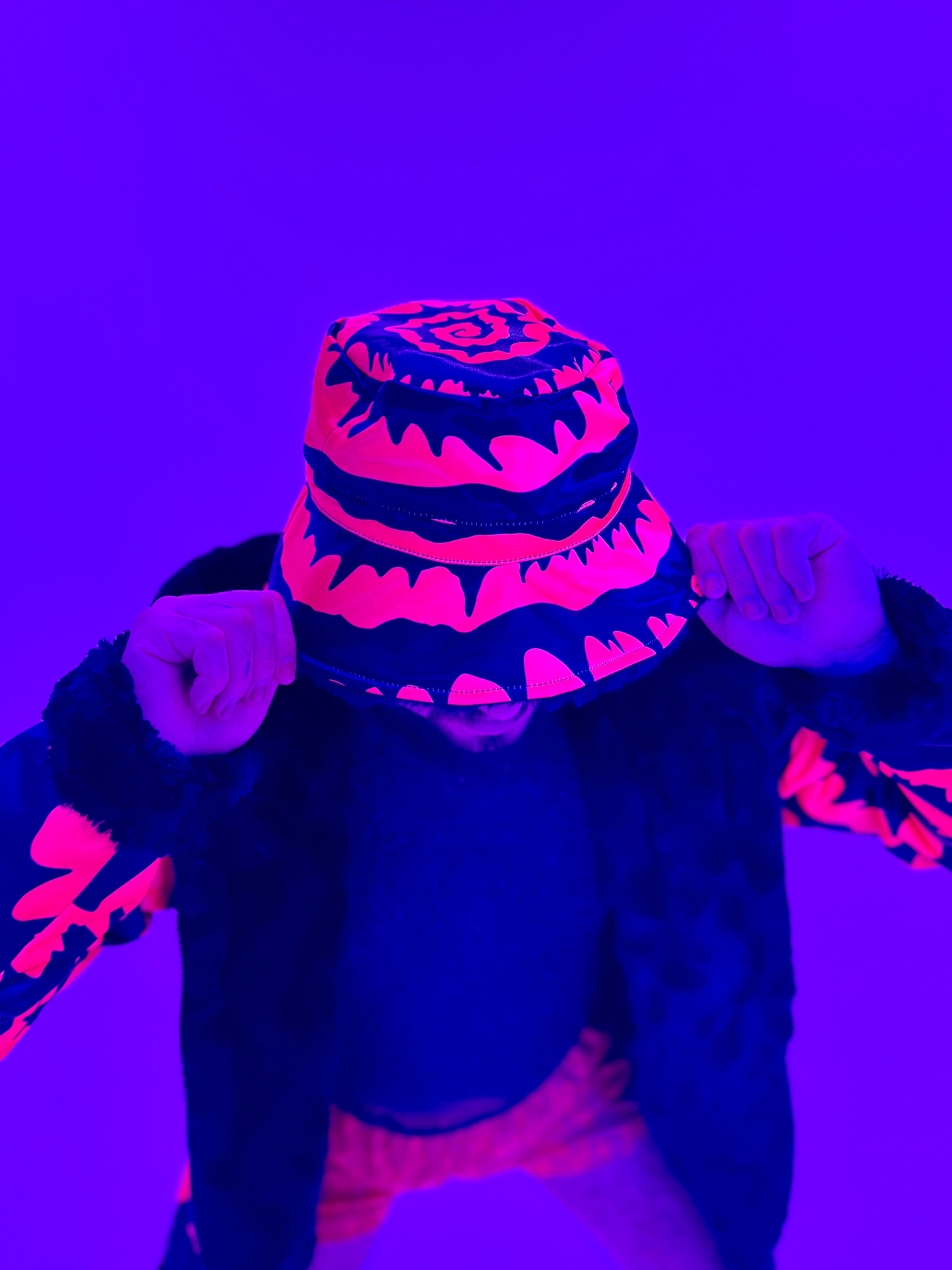 Hypnotic 🌀 Reversible Bucket Hat