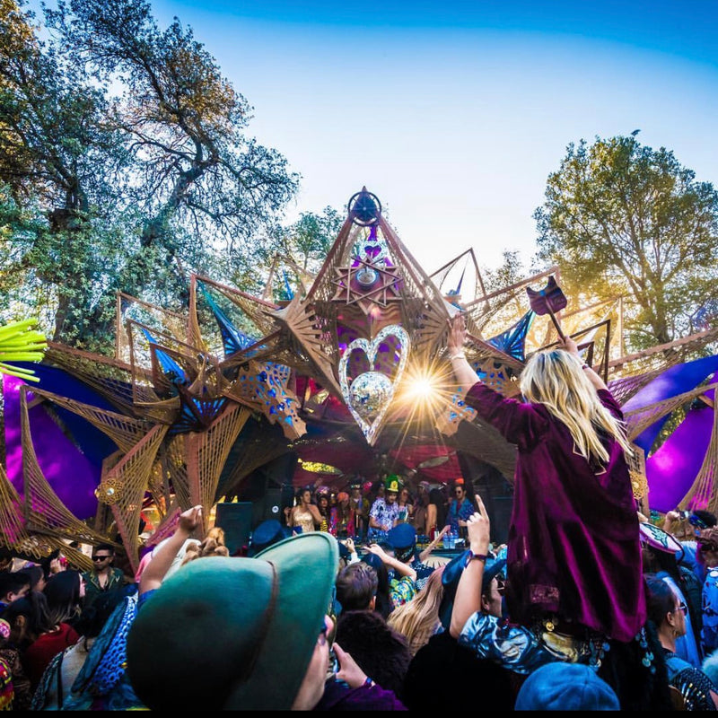ONE STAGE, ONE VIBE, ONE LOVE