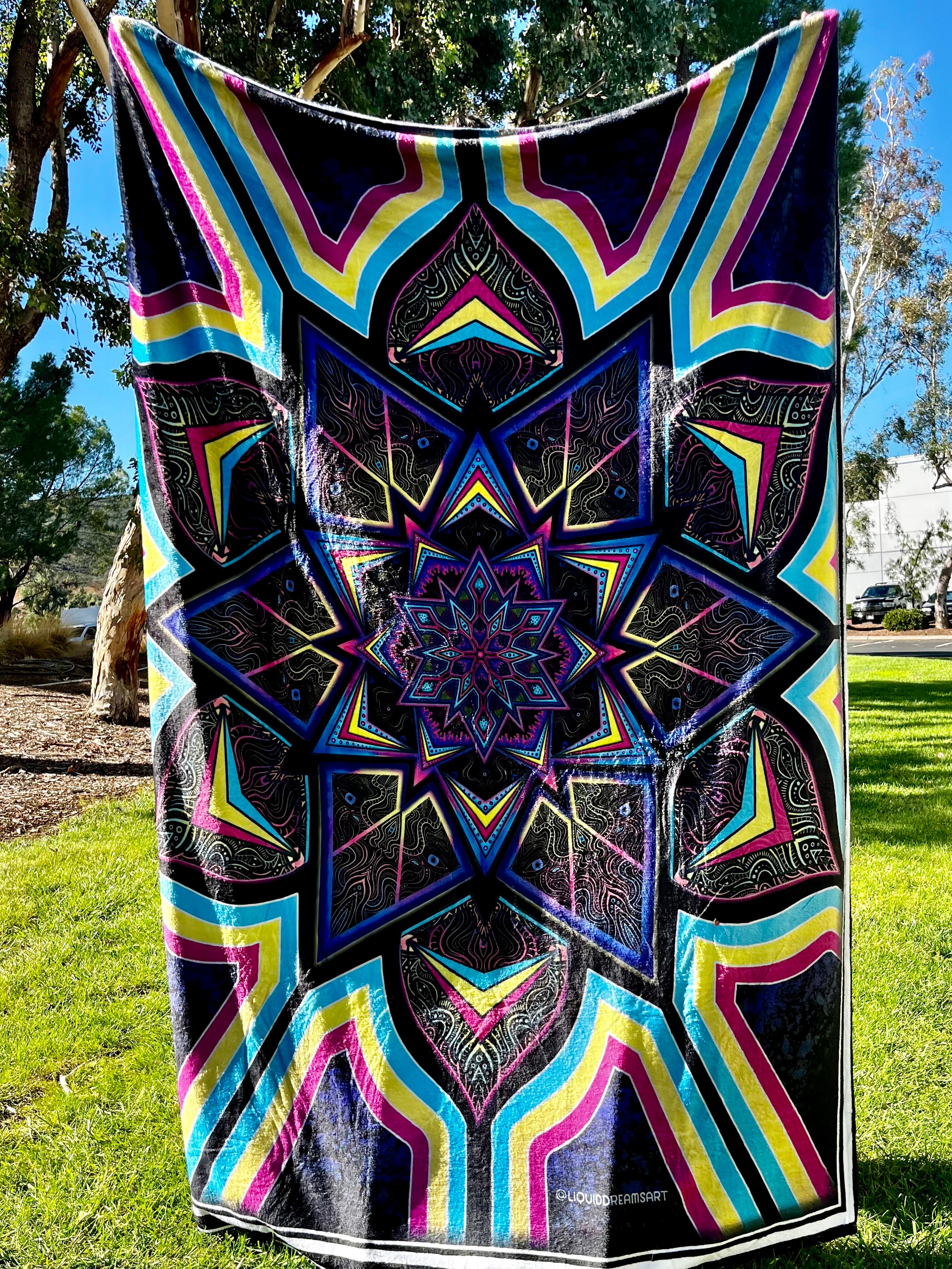 UV Reactive Wolf and Kaleidodope Double Sided Blanket