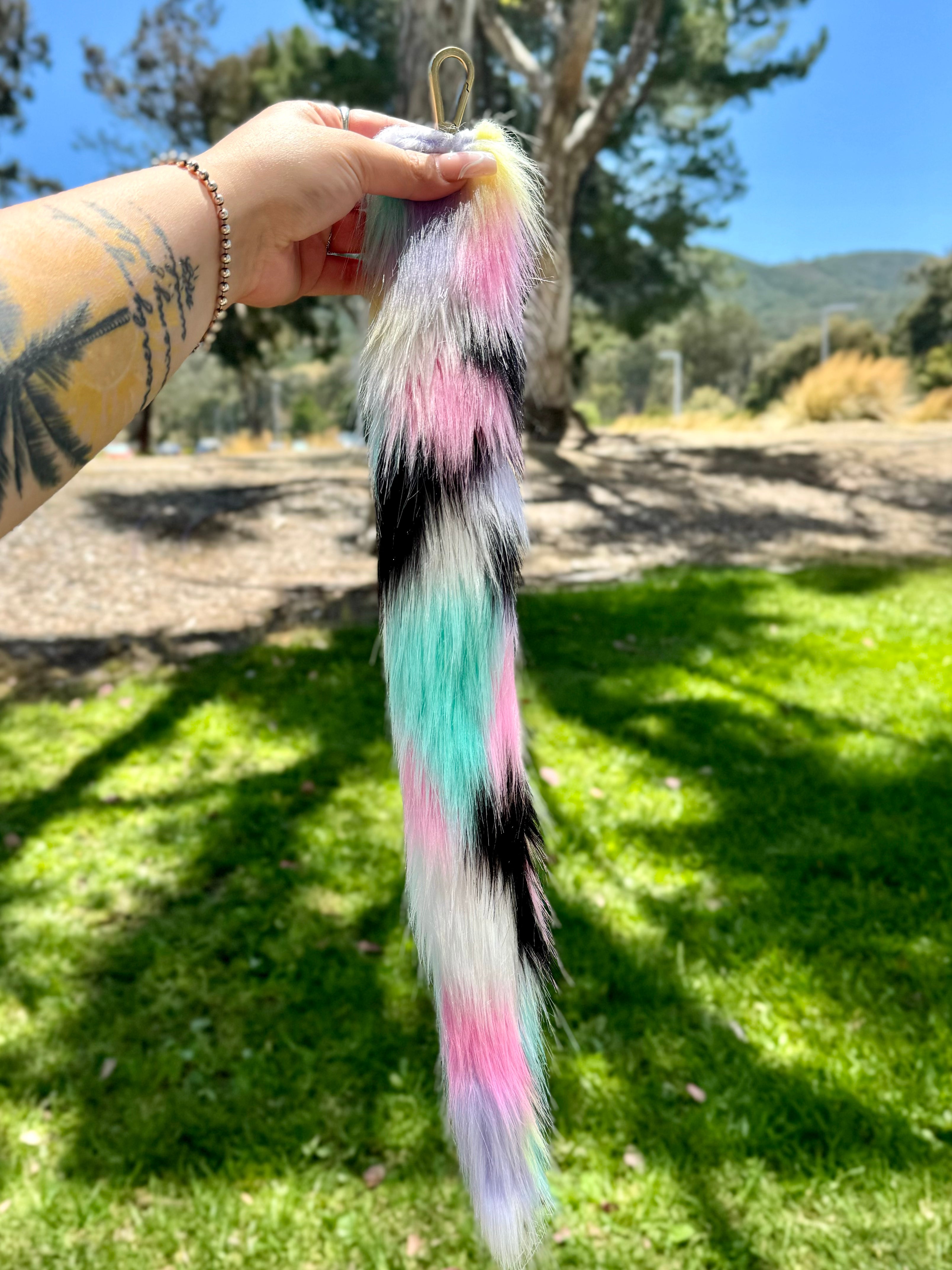 Pastel &amp; Black Hue Speckle Tail